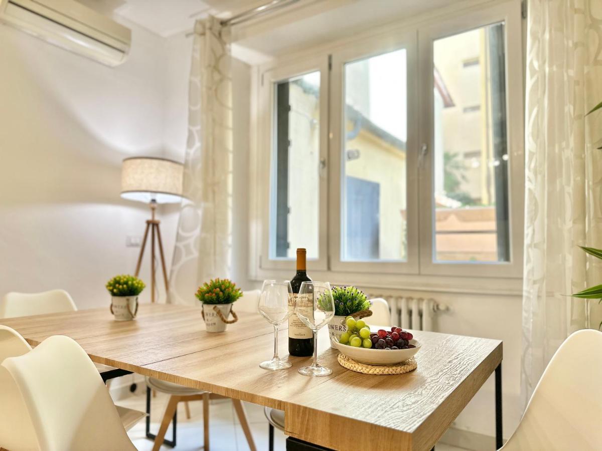 A 2 Passi Dal Duomo Con Parcheggio E 3 Camere Флоренция Екстериор снимка